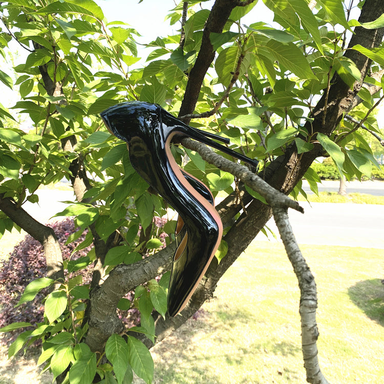 Sexy heels with irregular edges