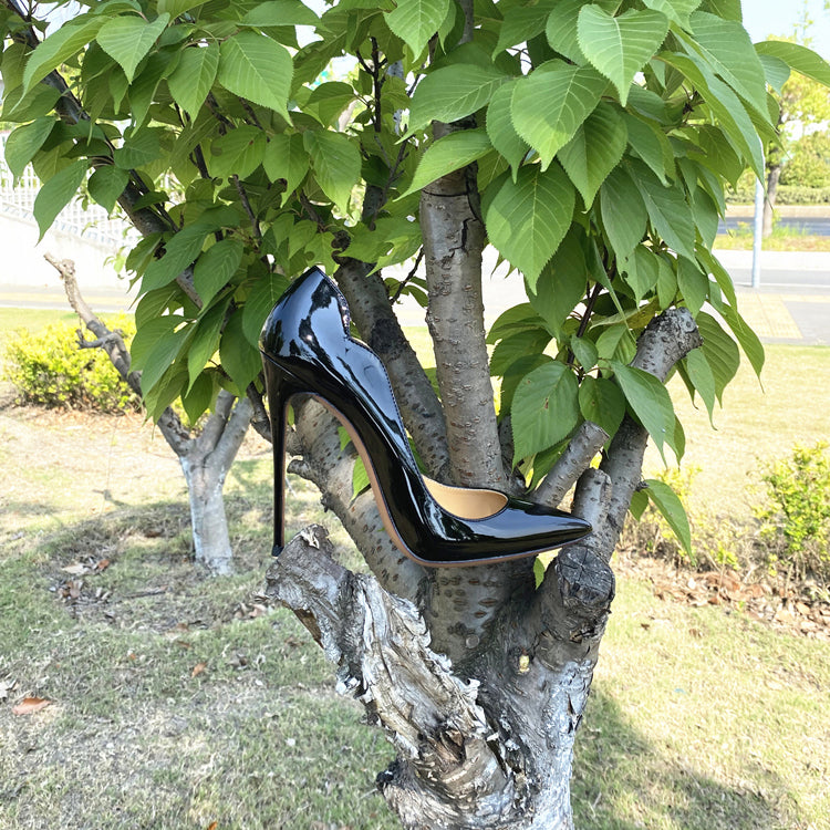 Sexy heels with irregular edges