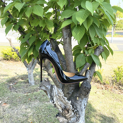 Sexy heels with irregular edges